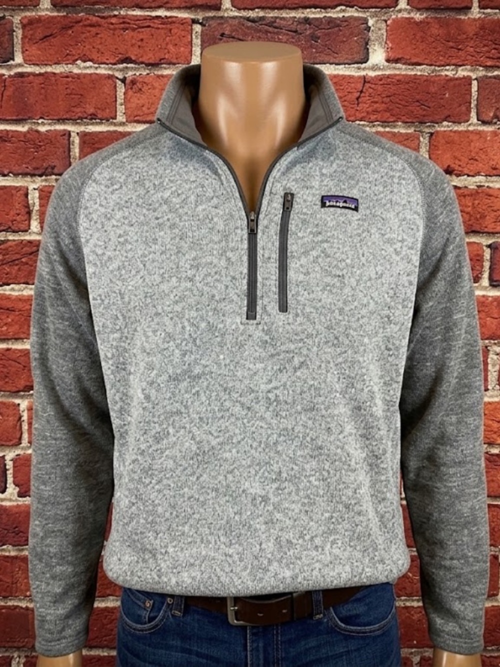 Patagonia Men’s Light Gray and Dark Gray Half-Zip Fleece Pullover